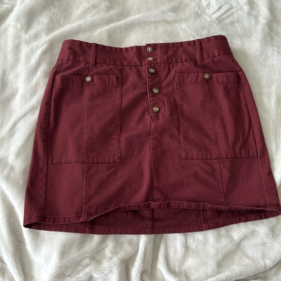 LOFT CARGO MINI SKIRT WITH BUTTON DETAIL AND POCKETS. SIZE 14 - Picture 1 of 4
